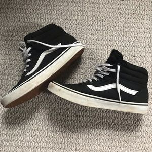 Women’s HI dark stitch B&W Vans